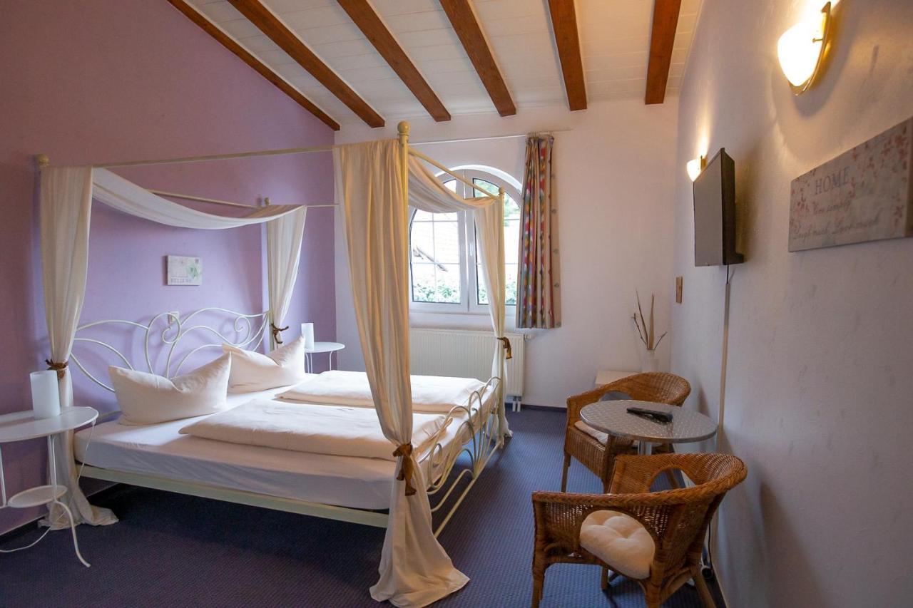 Hotel Schlosshof Dolgesheim Exterior foto